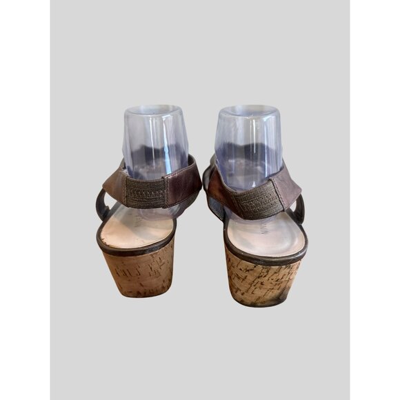 Clark's Size 10 Leather  Elegant Stylist Sandal Cork Wedge Platform Gold Tone - Picture 7 of 10